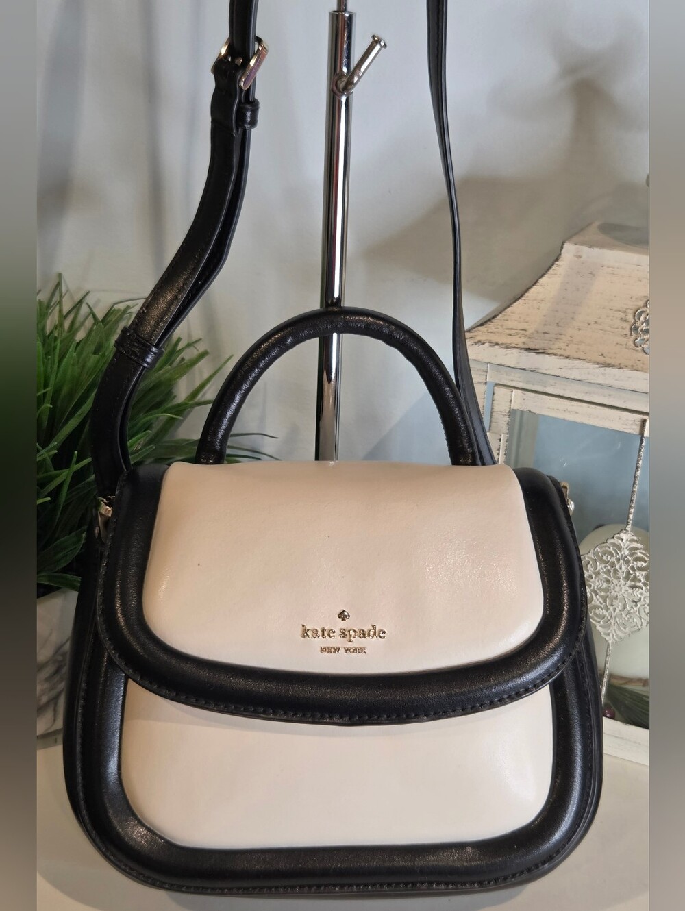 Kate Spade Black/Cream Puffy Leather Top Handle Crossbody Bag Like New EUC